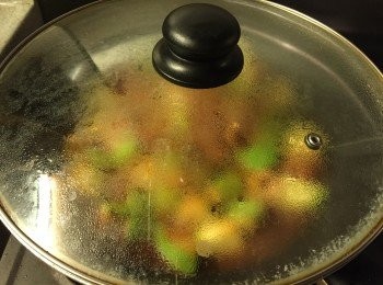 step5: 加入水後轉小火, 蓋上煮15分鐘