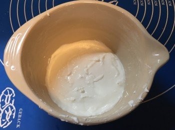 step3: 將白玉粉同水搞混。