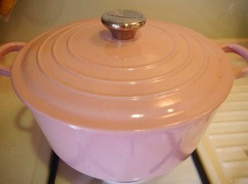 step5: *蓋鍋小火燉煮30-40分鐘 *蓋鍋悶20分即可。