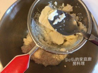 step1: 豆腐用篩網過篩