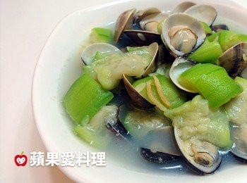 step7: 碗中倒入米酒，將步驟6的好料倒進去即可。