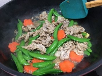 step6: 再加入蜜糖豆快手炒均即成