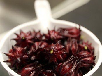 step1: 洗乾淨洛神花