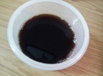 step2: 取一小鍋子放入水和黑糖煮溶解 , 放涼後待用