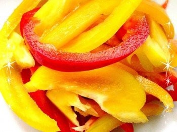 step2: 彩椒切成條狀備用.