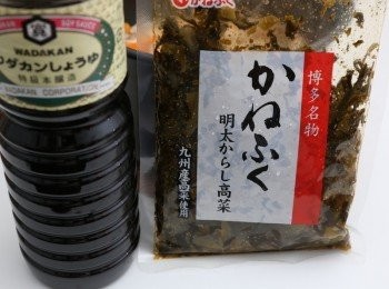 step4: 飯煮好後先待15分鐘，才加入配料拌勻。(飯吸好水會更好吃。)