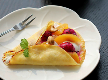 step8: 餡料隨各自喜歡，也可以含在可麗餅裡面，一樣美味哦。