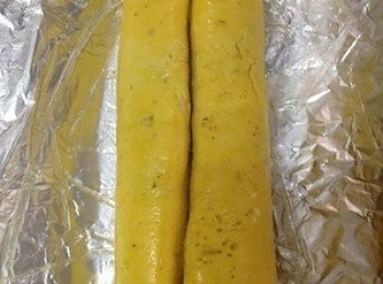 step3: 上・下捲起、先用保鮮膜捲起、再把鋁薄紙包起