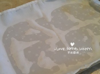 step5: 將腸粉布置於腸粉盤上