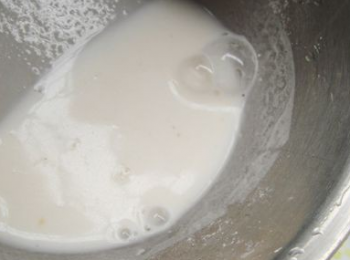 step5: 可以用藕粉，糯米粉或粘米粉來增加濃稠度。