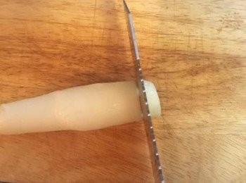 step6: 切除根部較粗糙的部份。