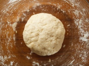 step3: 將麵糰揉勻後靜至30分鐘發酵後備用。