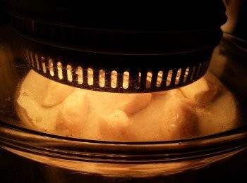 step6: 光波爐用210度高架,預熱3分鐘,先波8分鐘,反轉再波7-8分鐘至金黃