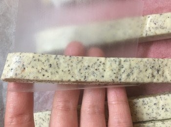 step12: 包上食用糯米紙就食得啦！