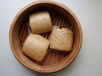 step13: 黑糖獨特的香氣,搭配桂圓內餡,好吃又養身。