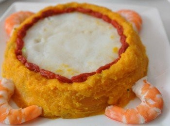 step8: 再取出適量的枸杞子於內圈圍出一個圓