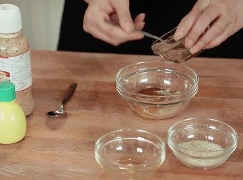 step3: 將所有拌麵醬料混合拌均放在碗內