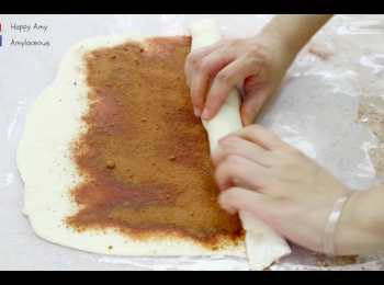 step8: 將麵糰卷成再條形。