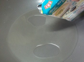 step21: 用125ml清雞湯煮滾