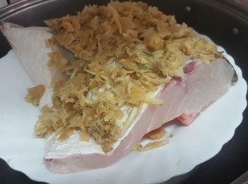 step3: 舖上冬菜，放入滾水中蒸水蒸12分鐘