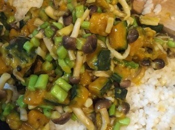 step6: 加入備用配料，炒勻即可！