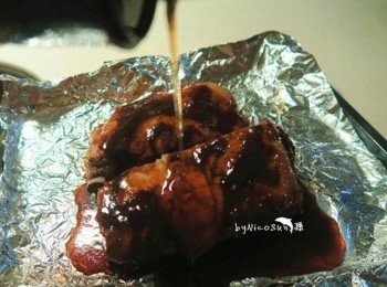 step6: 淋上蜂蜜.蒸肉剩餘的汁
