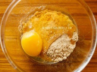 step1: 將麵茶粉與雞蛋、豆漿均勻混合。