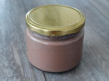 step2: 再加入可可粉和蜂蜜拌勻，再放入雪櫃最少一個小時（過夜更好）