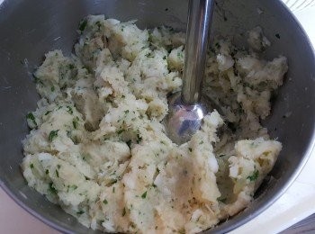 step6: 再用攪拌棒將魚肉稍稍攪拌。