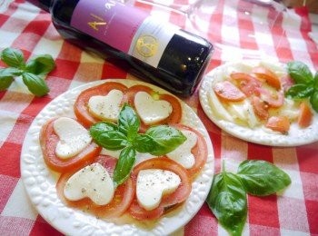 step2: *依序淋上橄欖油擠上檸檬汁，輕灑上黑胡椒，鹽。