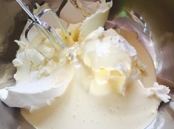 step4: 加入Mascarpone，打發均勻。