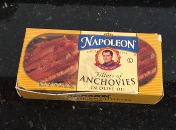 step1: 1.將材料1234和<span class="group_2">調味料</span>混合好，揑成小球狀，上麵包糠再放入雪櫃1小時或以上