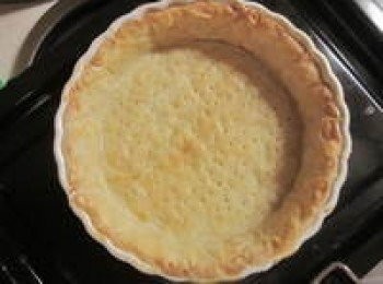 step10: 上火190度下火200度烤10分鐘,拿出派皮表面刷一層蛋液,再放入烤箱以上火160度下火180烤約8~10分鐘至派皮八分熟