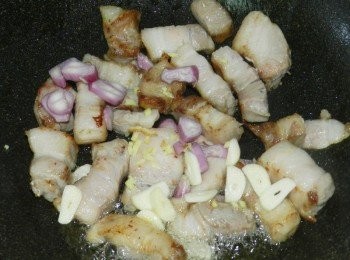 step3: 再加入所有辛香料快炒