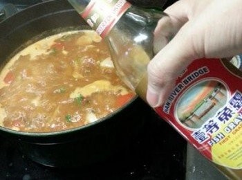 step24: 最後加少許魚露及試味即可