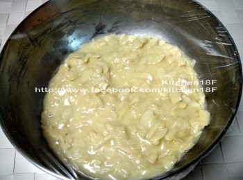 step6: 封上「保鮮膜」，放進冰箱冷藏醒置30分鐘，讓材料味道更加融合〜麵糊完成！