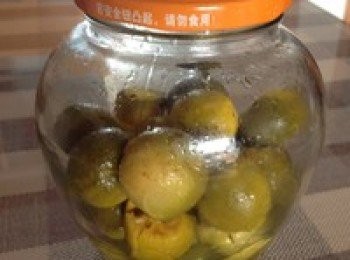 step4: 放上一個月，小橘子顏色變黃，有汁水出來，如圖。