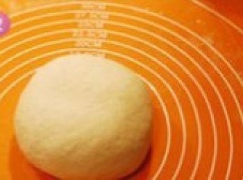 step2: 揉成<span class="group_1">麵團</span>，蓋上面盆可以適當餳發15分鐘