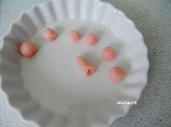 step4: 接著再揉出六個小圓球