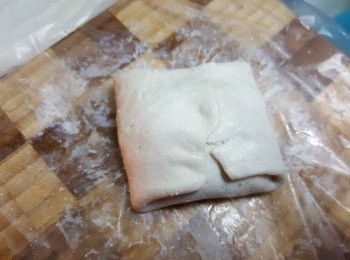 step14: 再對摺另外兩邊成四方形