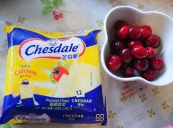 step1: 先準備【芝司樂】起司和新鮮蔓越莓