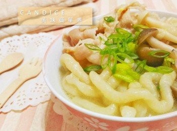 step7: 最後將製好的烏龍麵，加入味噌煮成湯麵，很讚唷 ～