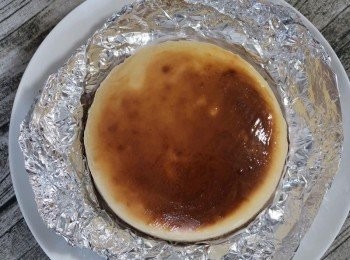 step12: 接著放入冰箱冷藏至少半個鐘頭，讓蛋糕體的溫度更穩定。