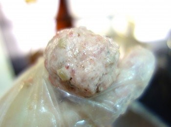 step2: 呈現粉白色狀態就是正確的.若已變常溫,請放入冰箱冷藏30分鐘！