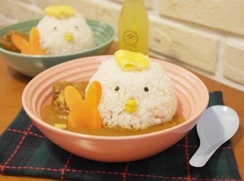 step10: 真是可愛的「小雞咖哩濃湯飯」

咕咕咕~溫暖上桌囉 ♪