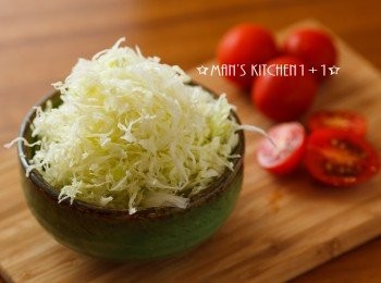 step3: 又細又漂亮的高麗菜絲是不是也令人食指大動呢？快點來試試看吧！