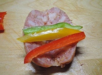 step4: 擺入紅黃青椒絲