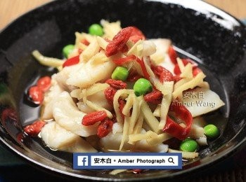 step3: 將煮好的<span class="group_2">酒香醬汁</span>，澆淋在魚片上即可。