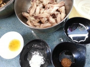 step3: 用<span class="group_2">醃鴨舌料</span>醃30分鐘以上