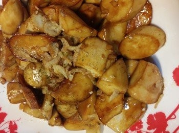 step1: 雞肶菇洗淨，瀝乾水份，滾刀切小件。